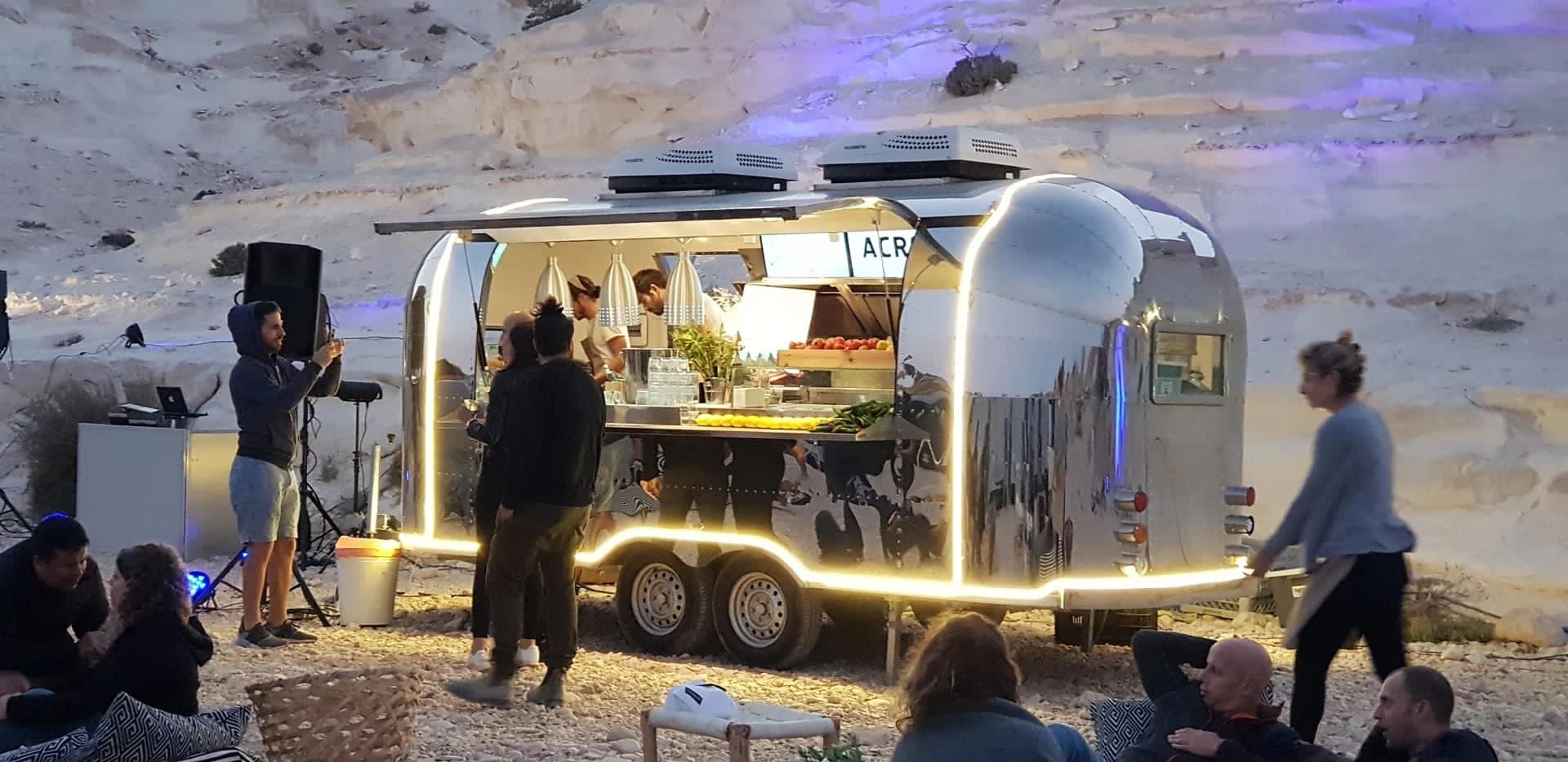Uno sguardo approfondito alla struttura del pavimento a tre strati per i food truck